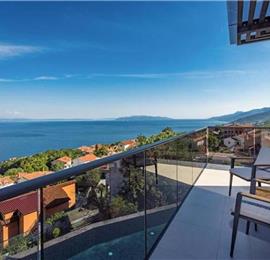3 bedroom villa with infinity pool in Opatija, sleeps 6
